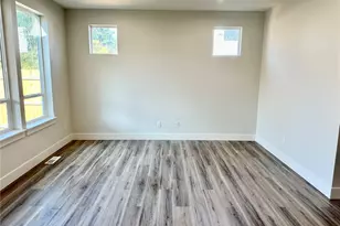 957 Willow St, Kelso, WA 98626 - Photo 5