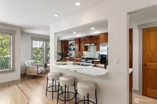4423 Phinney Ave N, Seattle, WA 98103 - Photo 7