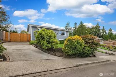 10125 NE 202nd St, Bothell, WA 98011 - Photo 33