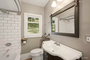 10532 Evanston Ave N, Seattle, WA 98133 - Photo 13