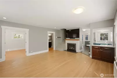 10532 Evanston Avenue N, Seattle, WA 98133 - Photo 9