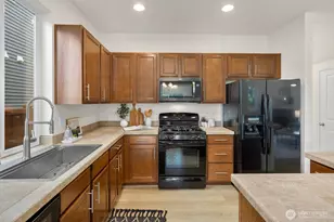 504 124th St SE, Everett, WA 98208 - Photo 9