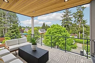3319 W Elmore St, Seattle, WA 98199 - Photo 9