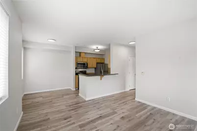 560 225th Lane NE #B101, Sammamish, WA 98074 - Photo 11