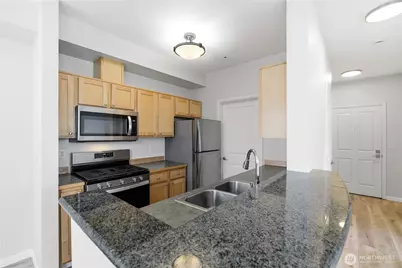 560 225th Lane NE #B101, Sammamish, WA 98074 - Photo 13