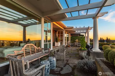 9400 Vineyard Crest, Bellevue, WA 98004 - Photo 3