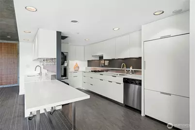 501 Roy Street #F239, Seattle, WA 98109 - Photo 9