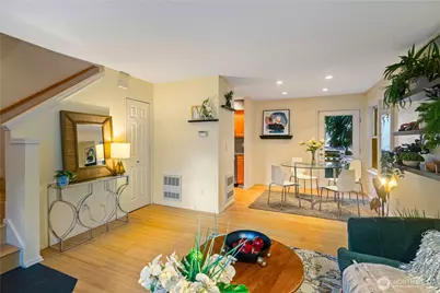 9406 Linden Avenue N #B, Seattle, WA 98103 - Photo 7