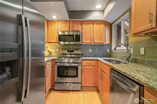9406 Linden Ave N, Seattle, WA 98103 - Photo 15