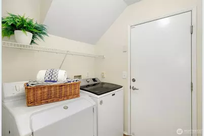 595 241st Lane SE, Sammamish, WA 98074 - Photo 23