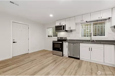 5407 31st Avenue S, Seattle, WA 98108 - Photo 9
