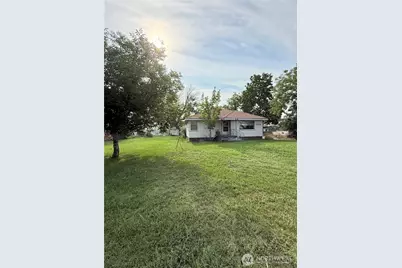 2276 Burton Avenue, Okanogan, WA 98840 - Photo 3