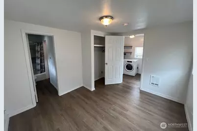 913 Charlotte Avenue W, Bremerton, WA 98312 - Photo 3