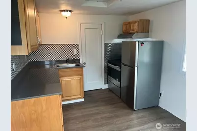 913 Charlotte Avenue W, Bremerton, WA 98312 - Photo 7