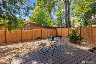 11341 B 23rd Ave NE, Seattle, WA 98125 - Photo 9