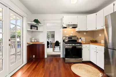 2107 NW 65th Street, Seattle, WA 98117 - Photo 9
