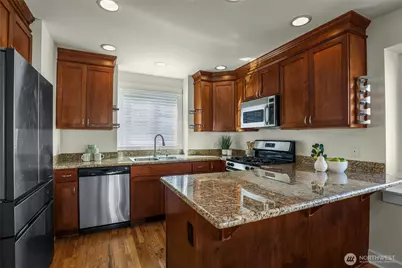 8846 Midvale Avenue N #B, Seattle, WA 98103 - Photo 5