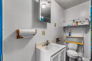 18005 Robinson Ln SW, Rochester, WA 98579 - Photo 7