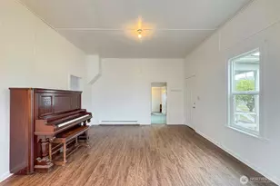421 E 6th St, Port Angeles, WA 98362 - Photo 9