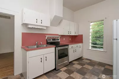 421 E 6th Street, Port Angeles, WA 98362 - Photo 13
