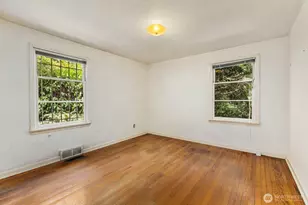 9525 7th Ave NW, Seattle, WA 98117 - Photo 11