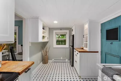 8106 8th Avenue NW, Seattle, WA 98117 - Photo 11