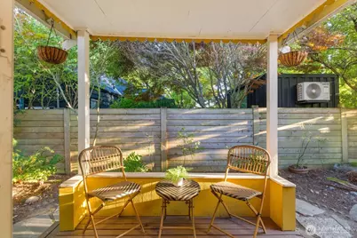 8106 8th Avenue NW, Seattle, WA 98117 - Photo 3