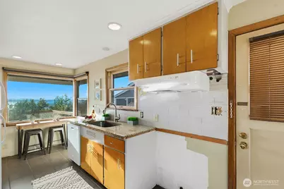 6757 38th Avenue SW, Seattle, WA 98126 - Photo 15