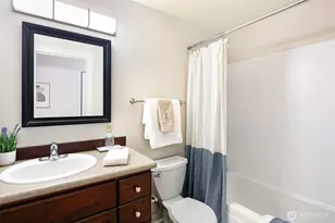 566 Prospect St, Seattle, WA 98109 - Photo 17
