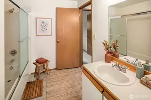 10838 E Riverside Dr, Bothell, WA 98011 - Photo 19