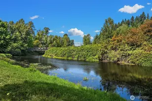 10838 E Riverside Dr, Bothell, WA 98011 - Photo 3