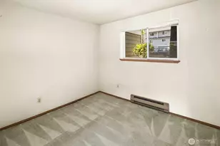 10838 E Riverside Dr, Bothell, WA 98011 - Photo 11