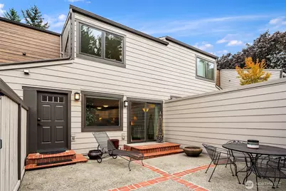 10209 NE 19th Place #D2, Bellevue, WA 98004 - Photo 5