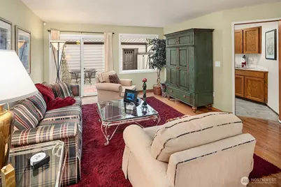 10209 NE 19th Place #D2, Bellevue, WA 98004 - Photo 15