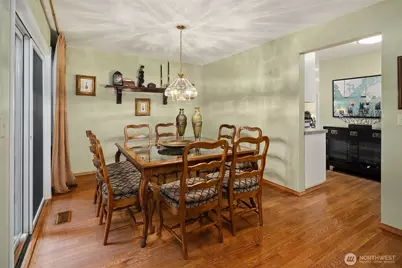 10209 NE 19th Place #D2, Bellevue, WA 98004 - Photo 11