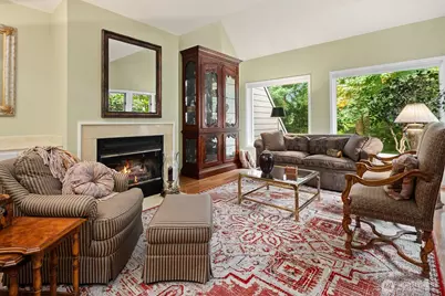 10209 NE 19th Place #D2, Bellevue, WA 98004 - Photo 7