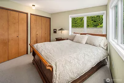 10209 NE 19th Place #D2, Bellevue, WA 98004 - Photo 27
