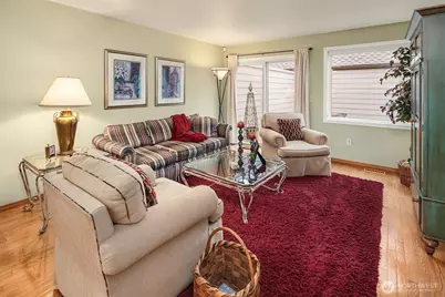 10209 NE 19th Place #D2, Bellevue, WA 98004 - Photo 13