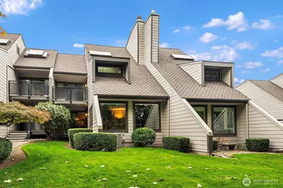 10209 NE 19th Place #D2, Bellevue, WA 98004 - Photo 1