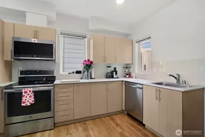 121 12th Avenue E #506, Seattle, WA 98102 - Photo 5