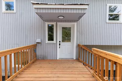 1386 Admirals Drive, Oak Harbor, WA 98277 - Photo 5