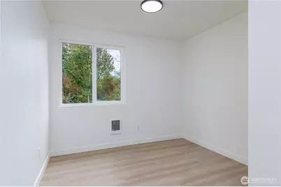 1386 Admirals Drive, Oak Harbor, WA 98277 - Photo 17