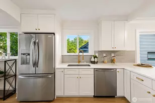 4236 S Findlay St, Seattle, WA 98118 - Photo 11