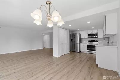 17417 Ashworth Avenue N #202, Shoreline, WA 98133 - Photo 5