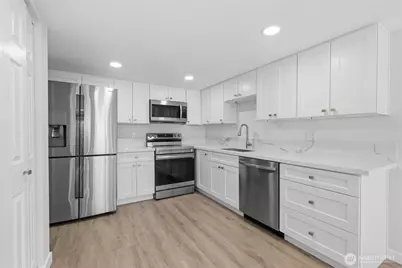 17417 Ashworth Avenue N #202, Shoreline, WA 98133 - Photo 7