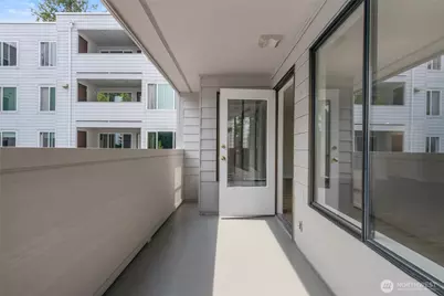 17417 Ashworth Avenue N #202, Shoreline, WA 98133 - Photo 11