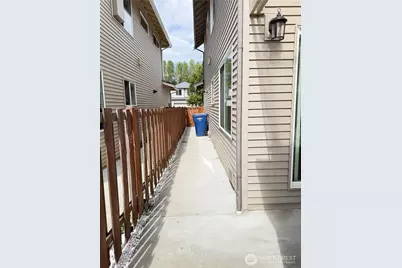 990 42nd Court NE, Auburn, WA 98002 - Photo 9