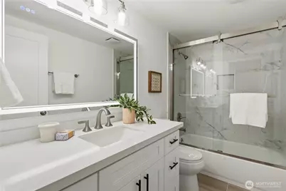 325 105th Ave SE, Bellevue, WA 98004 - Photo 31