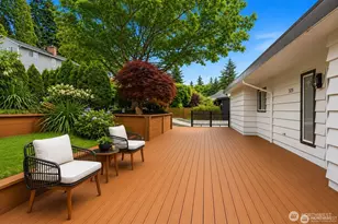 325 105th Ave SE, Bellevue, WA 98004 - Photo 3