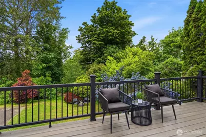 325 105th Ave SE, Bellevue, WA 98004 - Photo 25